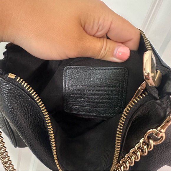 Elegant COACH Black Leather Shoulder Bag - Picture 11 of 16